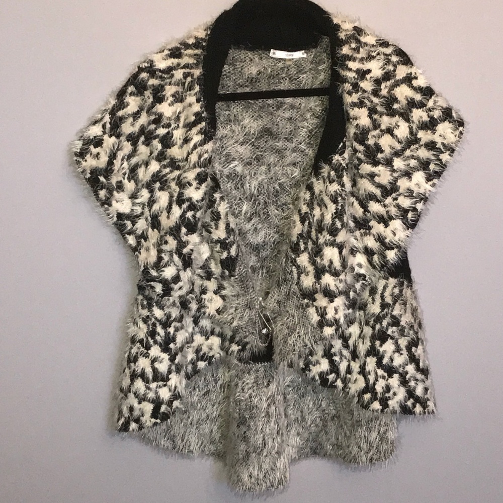 Sioni Sleeveless - Sweater Vest. So Soft Size L/XL